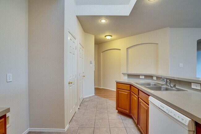 Building Photo - 9804 Westmere Ln