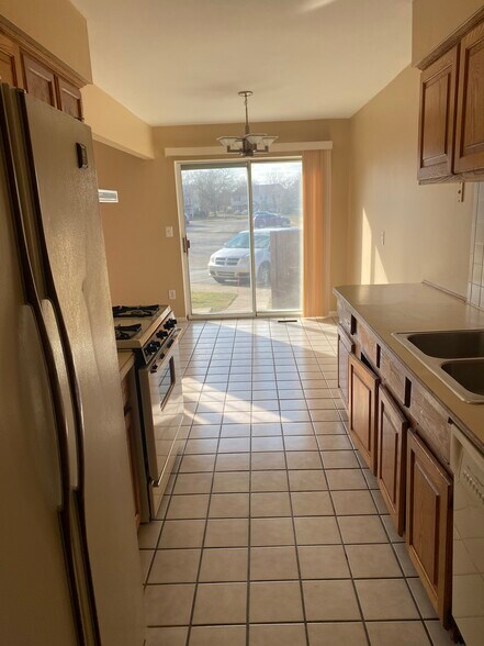 Building Photo - 34119 Garfield Cir