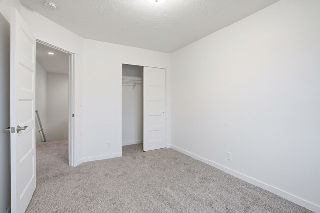 Building Photo - 1506 N Michigan Ln