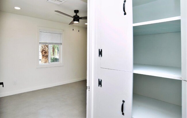 Building Photo - 5044 E Adams St