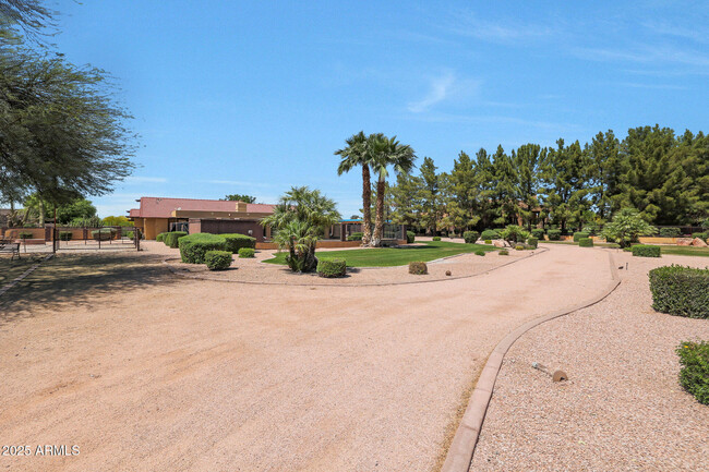 Building Photo - 10825 N 85th Pl