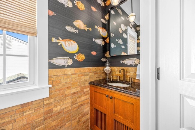 Building Photo - 28 N Colgate Ave