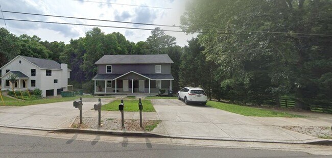 Building Photo - 806 Palm St