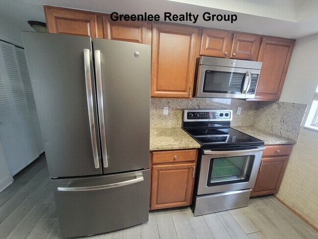 Building Photo - Updated & Spacious 3 Bedroom/2 Bath Home on a Corner Lot!