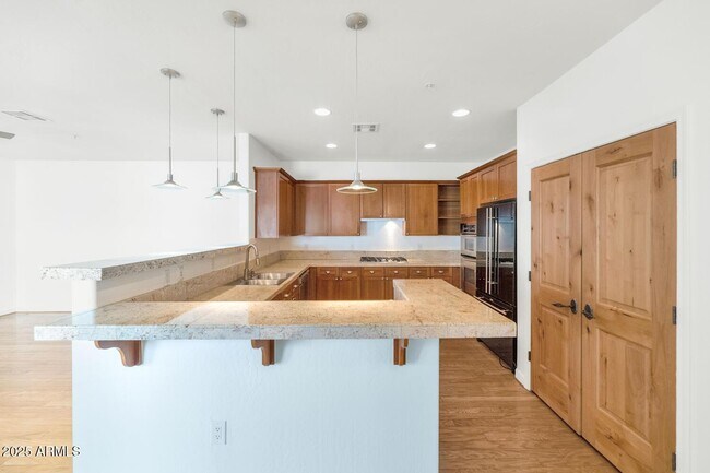 Building Photo - 229 W Portland St