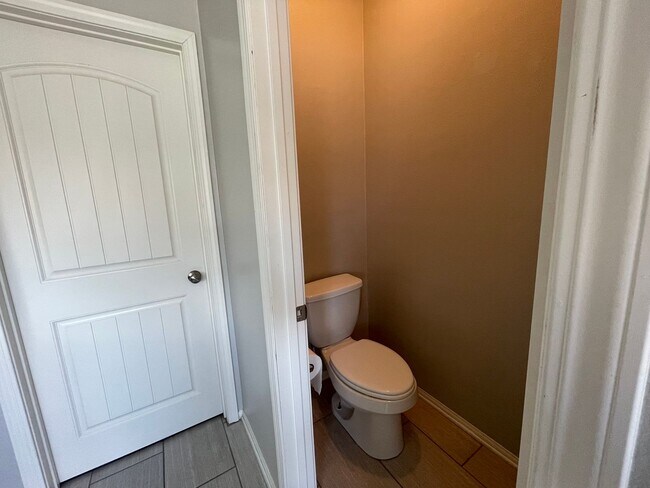 Building Photo - Spacious Chula Vista Home | 2 Car Garage | Pools, Gym & Tennis Courts