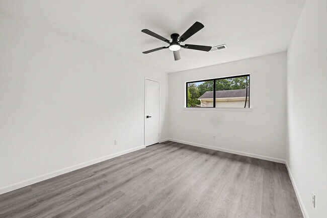Building Photo - 7607 Grape St