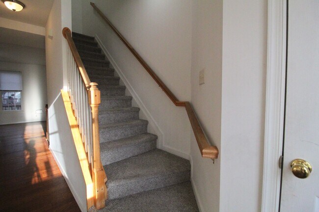 Building Photo - 3-Bedroom Townhome with Bonus Room, Large Deck and Garage!