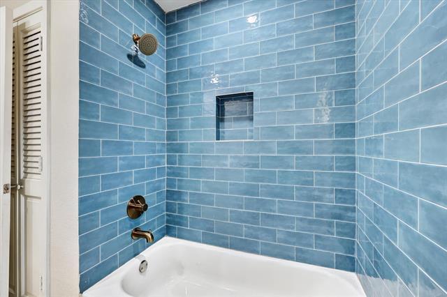 Building Photo - 3513 Sheridon Dr