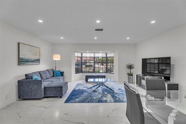 Building Photo - 616 3rd Key Dr