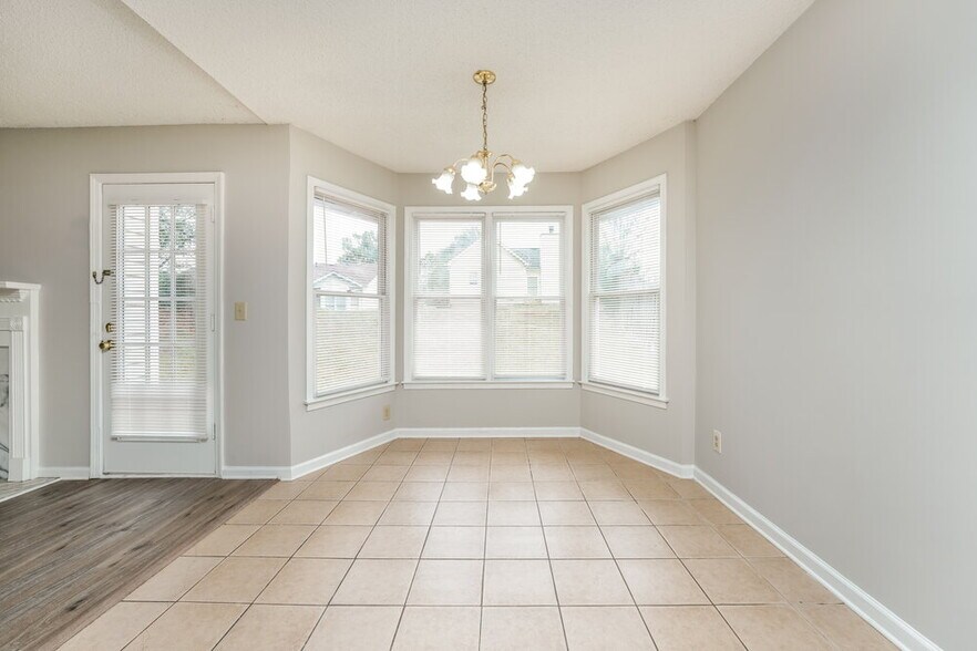 Building Photo - 2399 Morning Dew Pl