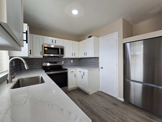 Building Photo - 3645 S Alberta Pl
