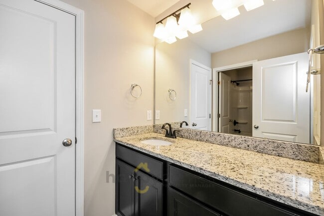 Building Photo - 3 Bedroom 2.5 Bath Home in Cane Bay Plantation of Summerville!