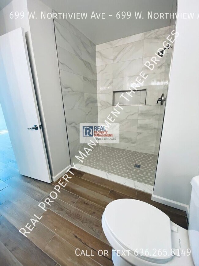 Building Photo - 699 W Northview Ave