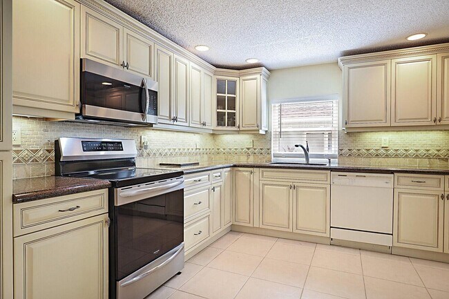 Building Photo - 11337 Little Bear Way