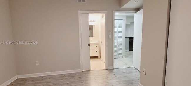 Building Photo - 471 NE 25th St