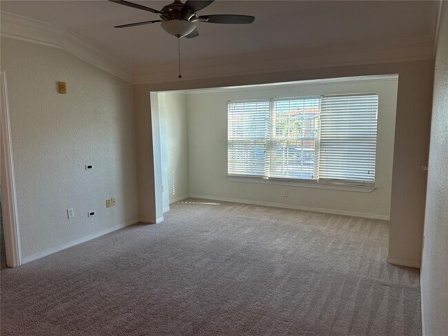 Building Photo - 5463 Vineland Rd