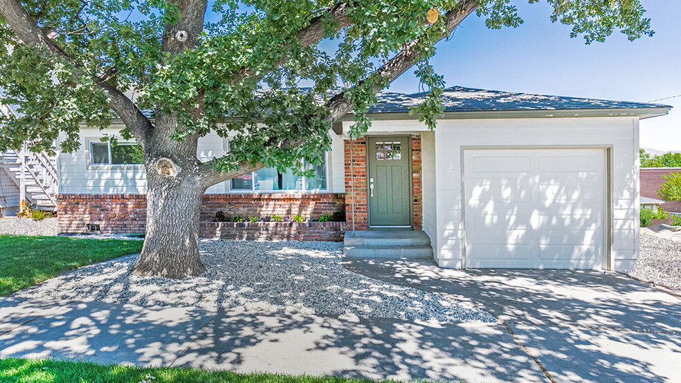 Primary Photo - 782 Forest St