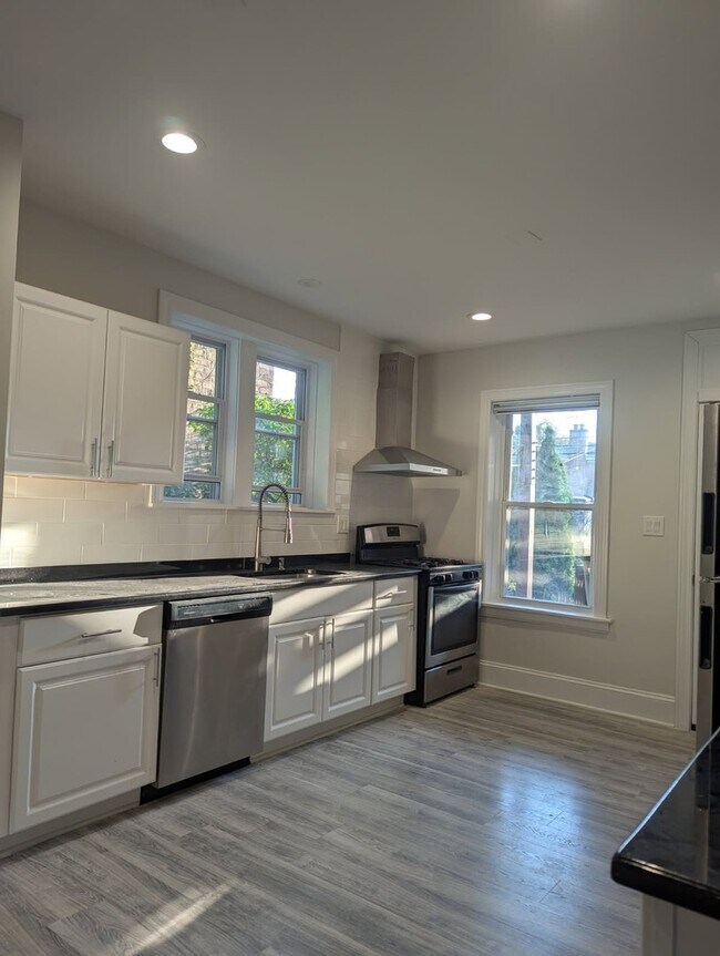 Building Photo - 7910 Karlov Ave