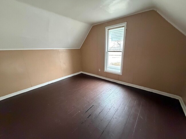 Building Photo - 607 Hazel-