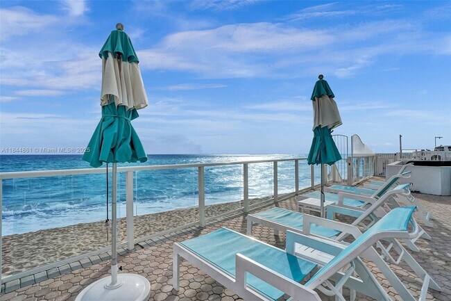 Primary Photo - 3140 S Ocean Dr