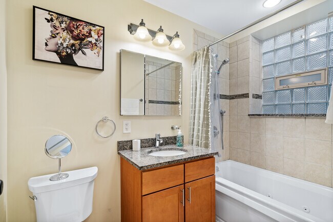 Building Photo - 2117 W Irving Park Rd