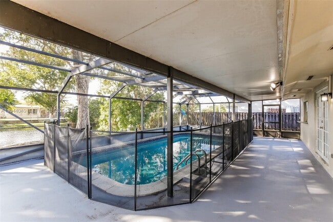 Building Photo - 8410 NW 27th Pl