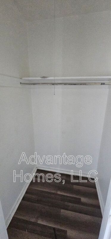 Building Photo - 1015 N Scott Ave