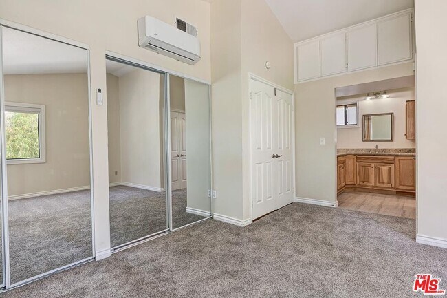 Building Photo - 4210 Lost Springs Dr