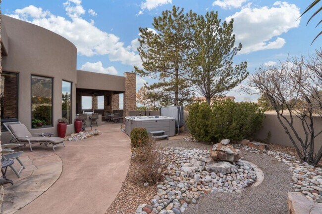 Building Photo - 13415 Pino Ridge Pl NE