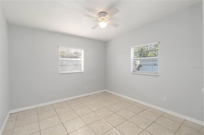 Building Photo - 5402 Curry Ford Rd