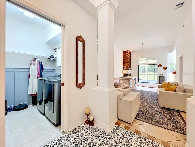 Building Photo - 2125 Emerald Green Cir