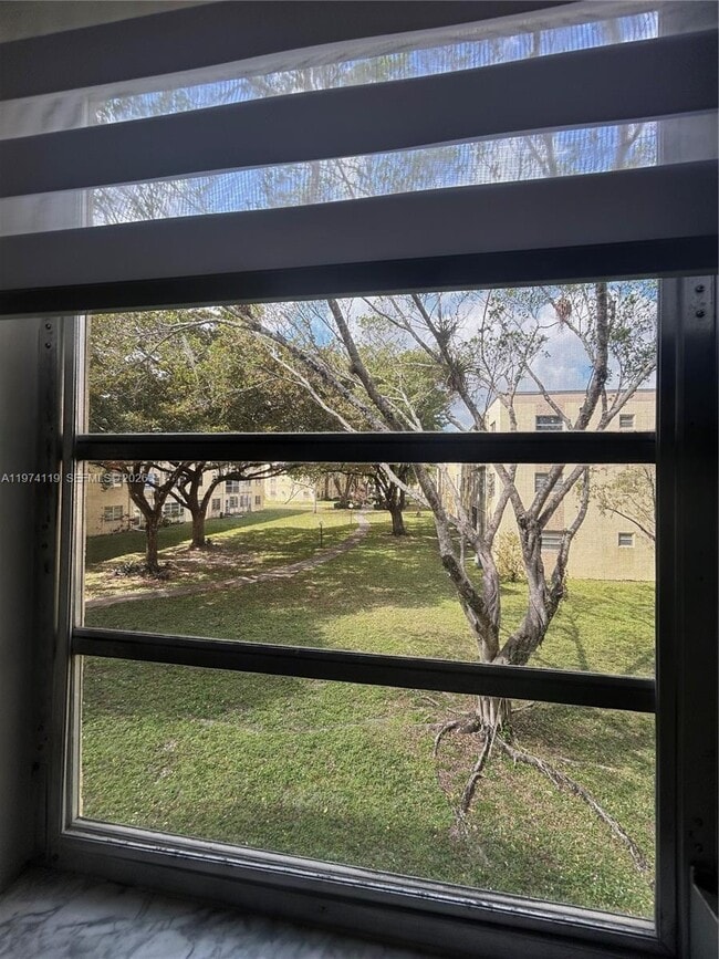 Building Photo - 301 Cambridge Rd