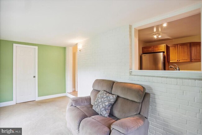 Building Photo - 1806 Arcola Ave