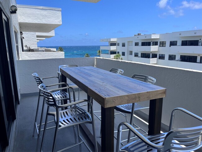 Building Photo - 330 Ave