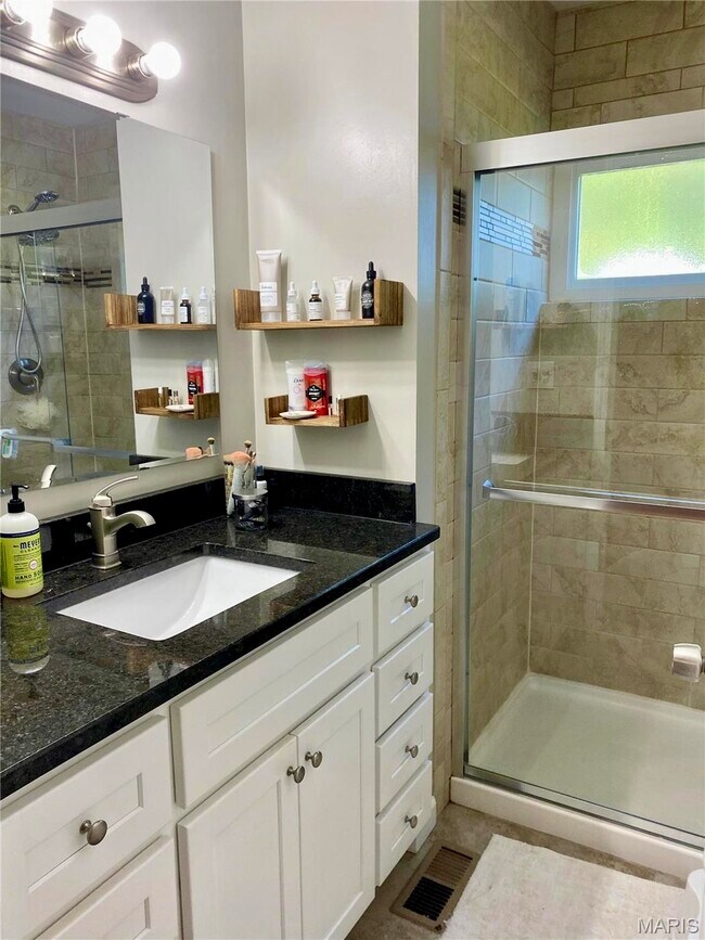 Building Photo - 9 Tree Hill Ct