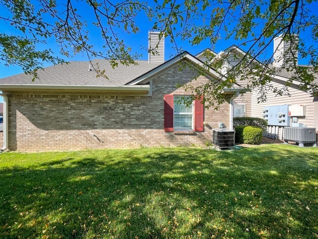 Building Photo - 4740 Kelvington Dr