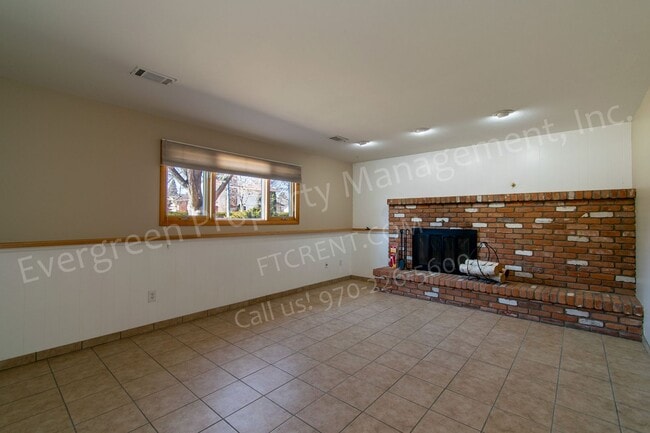 Building Photo - 2206 Wakefield Dr