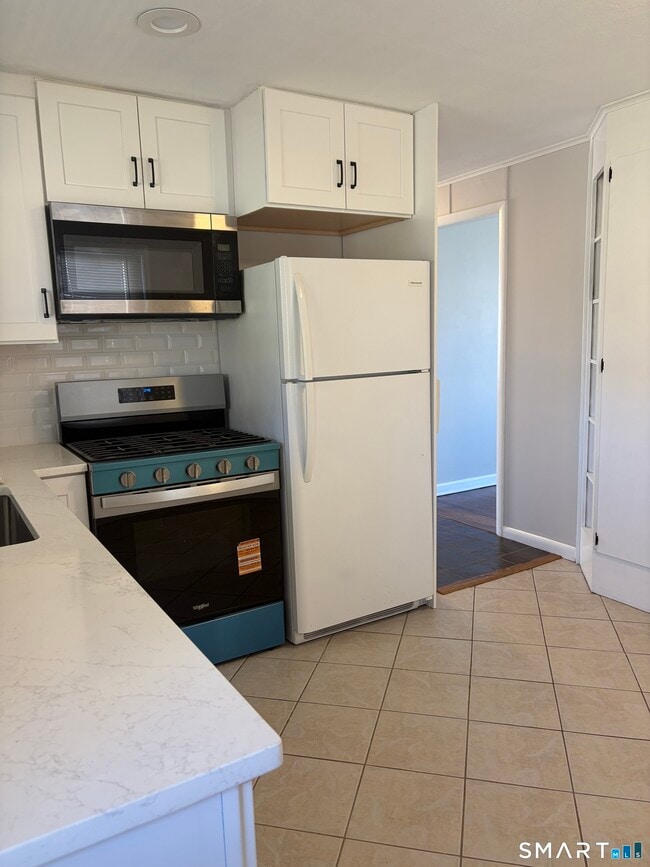 Building Photo - 123 Longview Ave