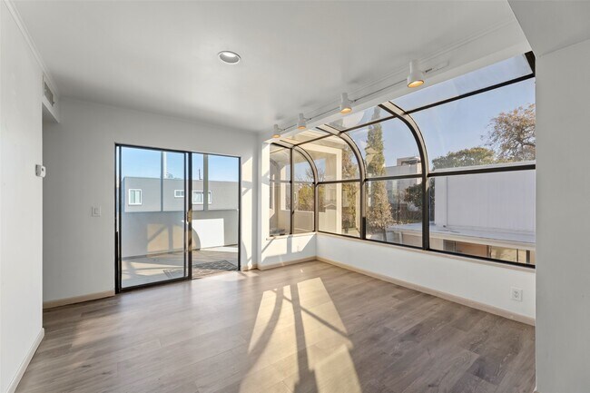 Building Photo - 1201 Autrey St