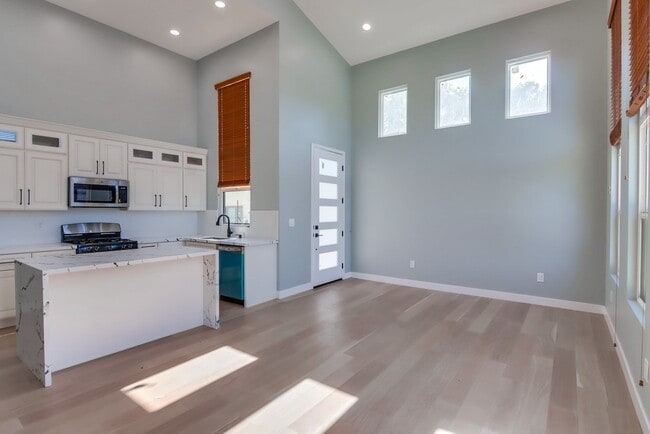 Building Photo - 3336 Altadena Ave.