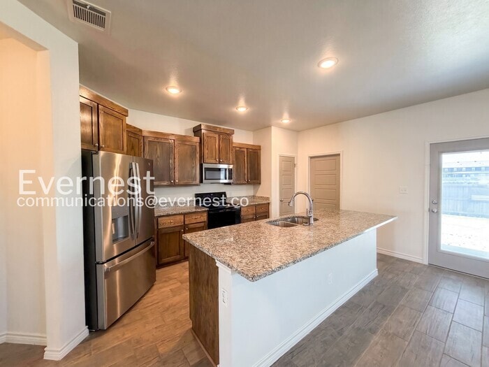 Building Photo - 8511 Glade Dr