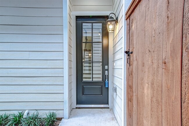 Building Photo - 5105 Pine Reach Dr