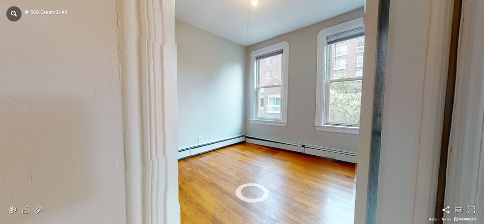 Building Photo - 564 Green St