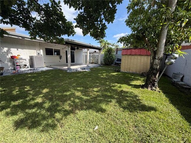 Building Photo - 3613 SW 112th Pl