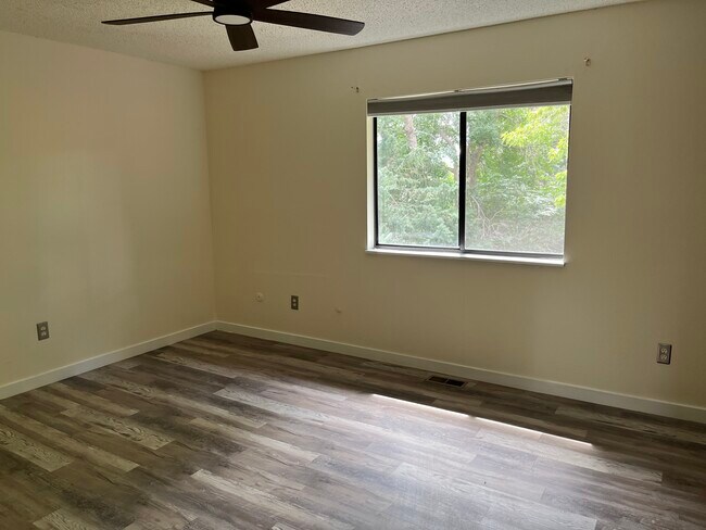 Building Photo - 765 Hermes Cir