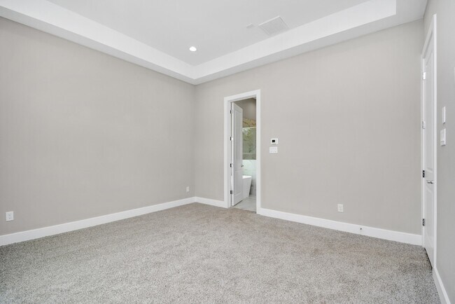 Building Photo - 2903 Sherwood Grn Ln