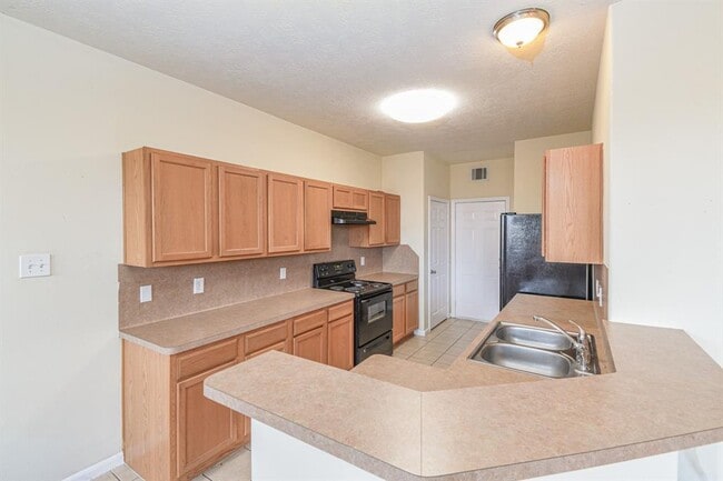 Building Photo - 15930 Langhamwood Ln