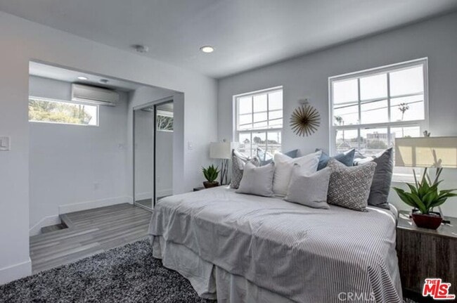 Building Photo - 338 Walnut Ave