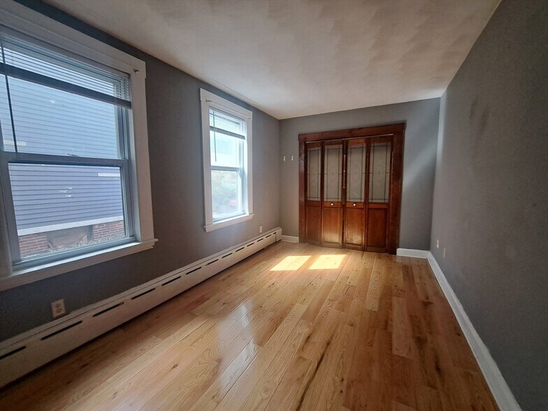 Building Photo - 46 Princeton St
